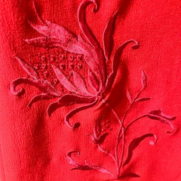 WILDLIFE NEW YORK - Size 12 - Red Flared Pants w/ Floral Embroidered Pattern - Picture 8 of 11